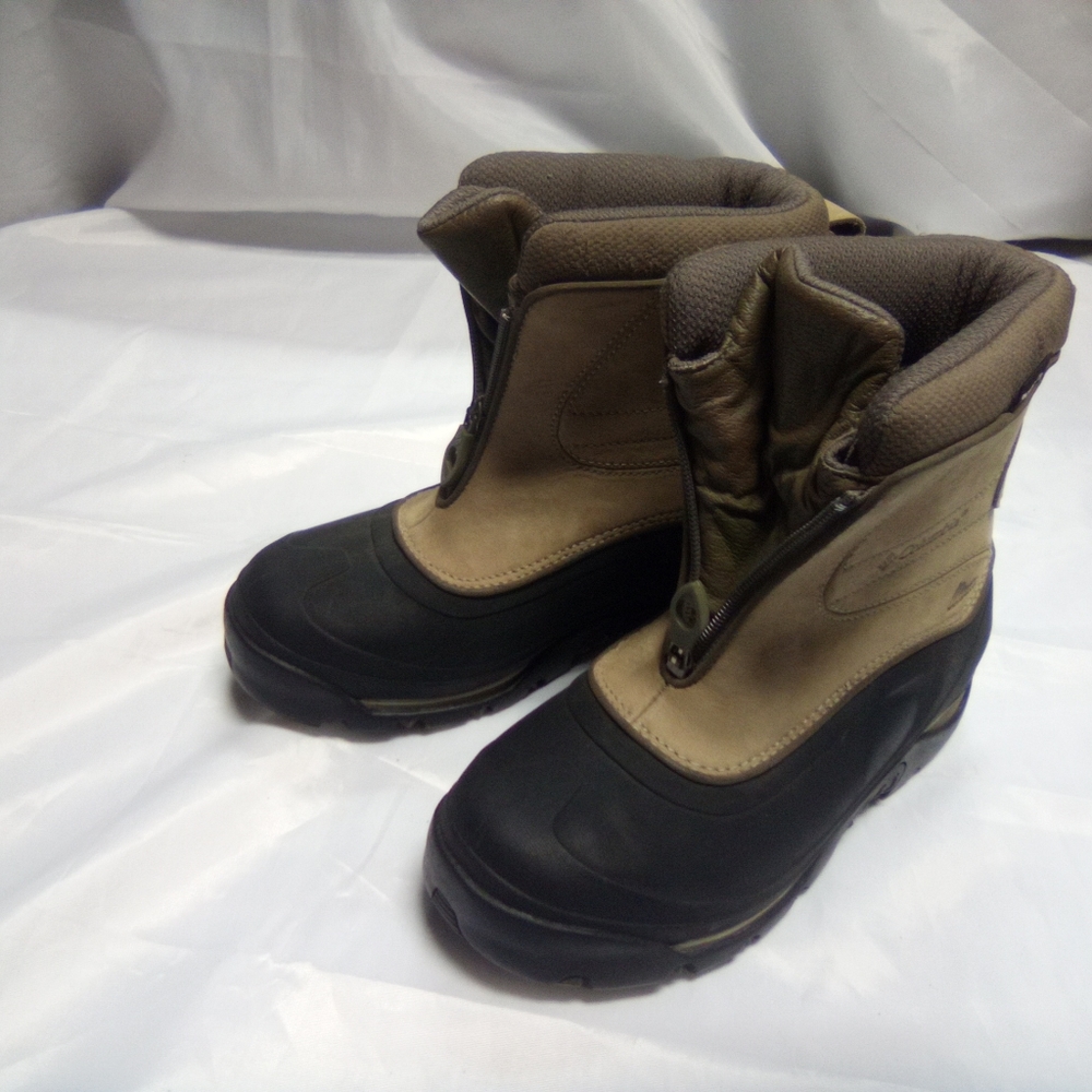 Columbia snow boots size 7
